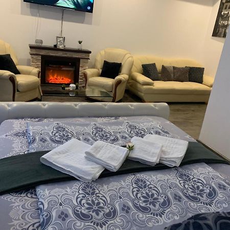 Seasons Apartments Brasov Bagian luar foto